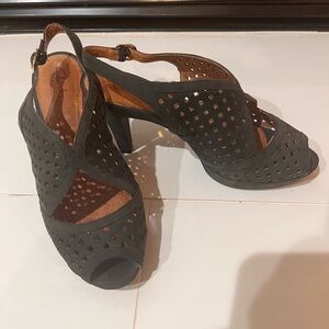 Clarks Women's Wessex Shay Pump Suede Dark Gray/Charcoal Women’s Size 7M